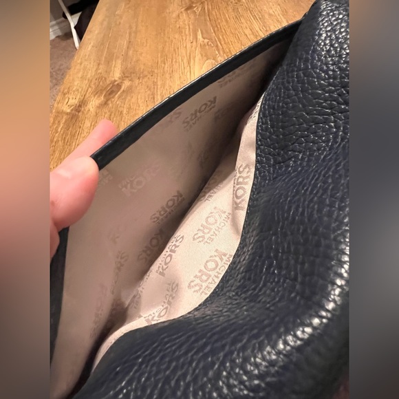 Michael Kors wallet - Picture 8 of 10